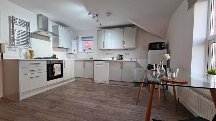 1 Bedroom Flat To Rent In Chatham Grove, West Didsbury., M20