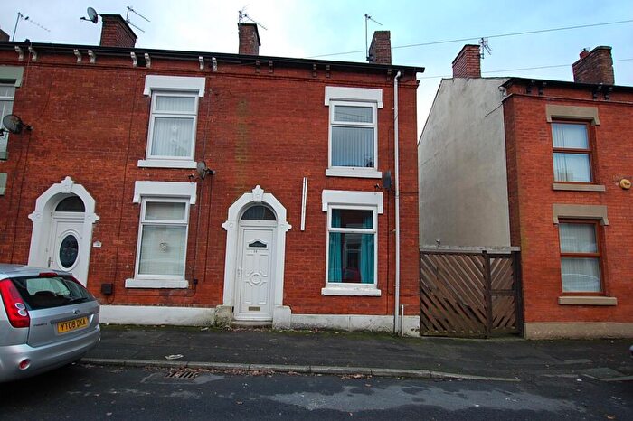 2 Bedroom End Of Terrace House To Rent In Cecil Street, Stalybridge, Greater Manchester, SK15