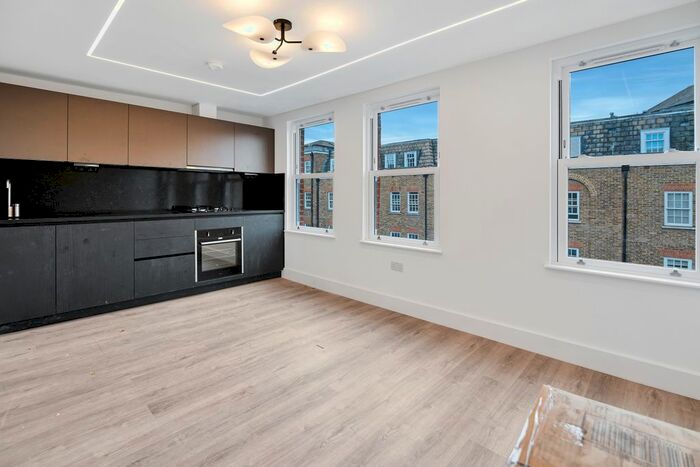 3 Bedroom Flat To Rent In Rita Road, London, SW8