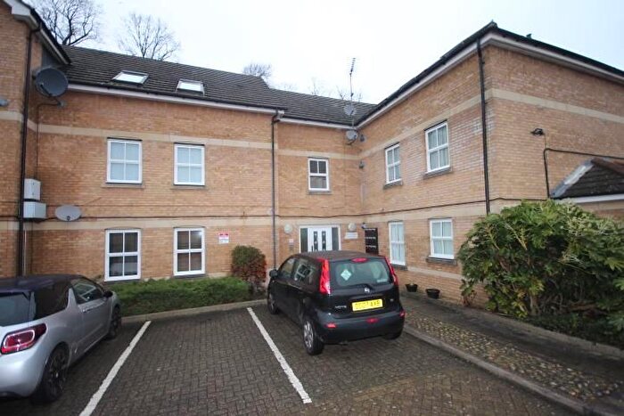 2 Bedroom Flat To Rent In Otley Court, London, N11