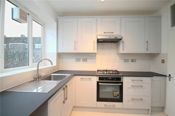 4 Bedroom Flat To Rent In Wandle Way, London SW18