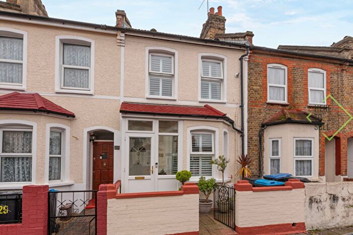 3 Bedroom Terraced House For Sale In Cornwallis Grove, Edmonton, N9