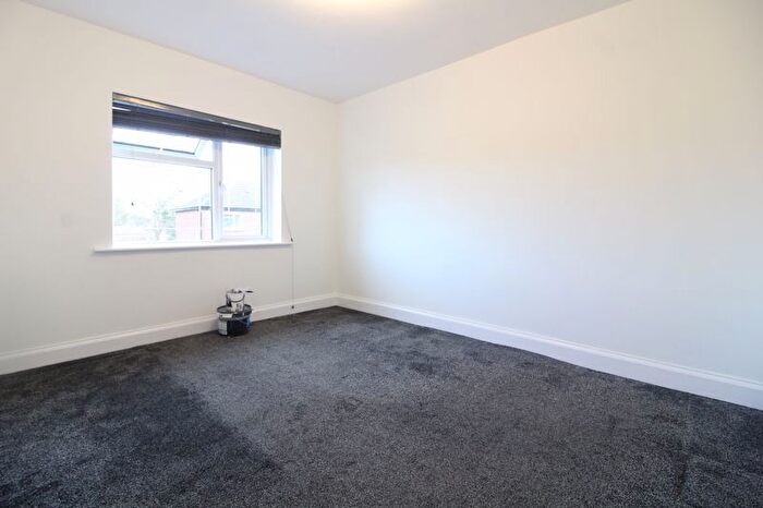 3 Bedroom Terraced House For Sale In Solway Road South, Luton, LU3