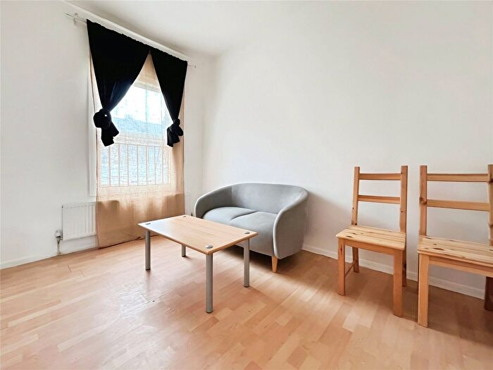 1 Bedroom Flat To Rent In Brackenbury Road, London, W6