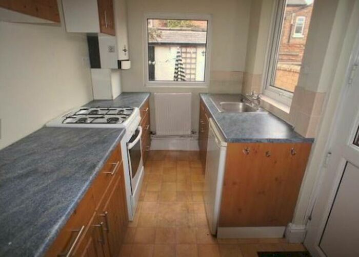 3 Bedroom House To Rent In Cecil Street - Students - -, DE22