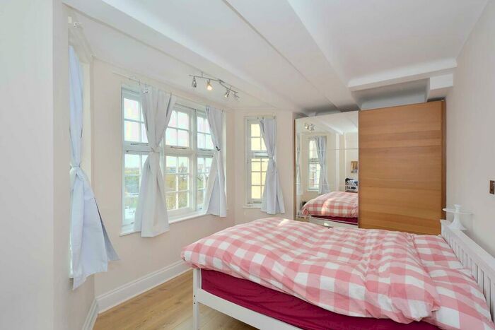 2 Bedroom Apartment To Rent In Melina Court, Grove End Road, St John's Wood, London, NW8