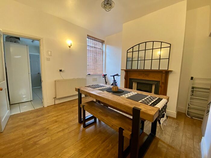 2 Bedroom Terraced House To Rent In Dundonald Road, Didsbury, Manchester, M20