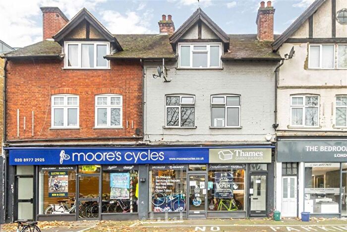 1 Bedroom Flat To Rent In Kingston Road, Teddington, TW11