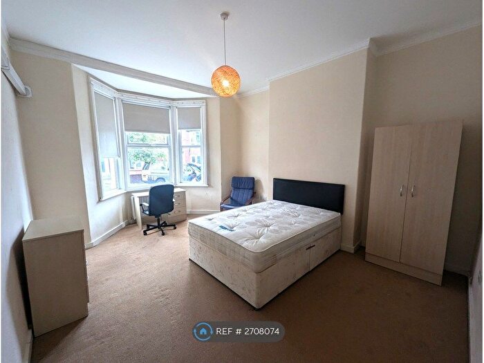 4 Bedroom Maisonette To Rent In Brandon Grove, Newcastle Upon Tyne, NE2