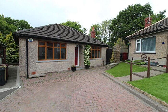 2 Bedroom Detached Bungalow For Sale In Factory Hill, Horwich, Bolton, BL6