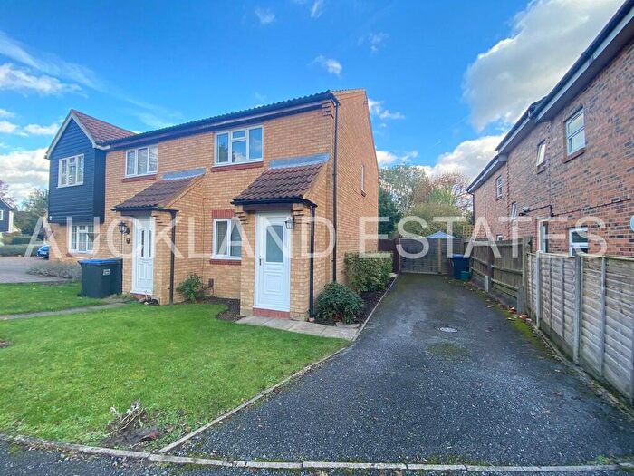 2 Bedroom Semi-Detached House To Rent In Vincenzo Close, North Mymms, AL9
