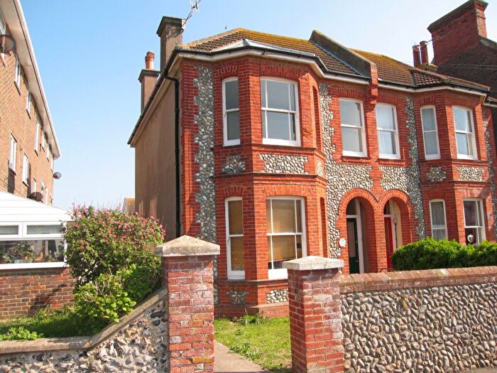 2 Bedroom Apartment To Rent In Connaught Road, BN25