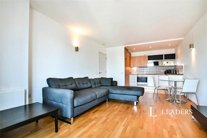 2 Bedroom Flat To Rent In Skyline Central, Goulden Street, Manchester, M4