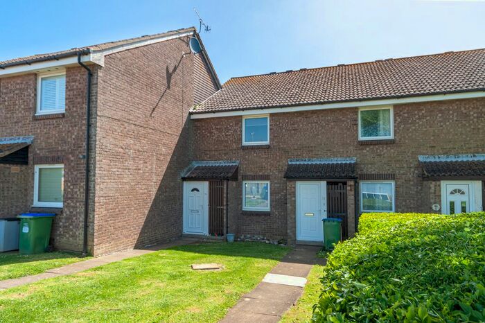 1 Bedroom Flat To Rent In Hoddern Avenue, Peacehaven, East Sussex BN10