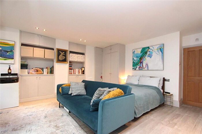 Studio To Rent In Coniston Road, London, N10