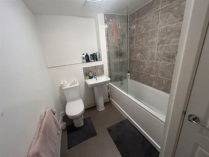 2 Bedroom End Of Terrace House To Rent In Egerton Close, Belvedere, DA17