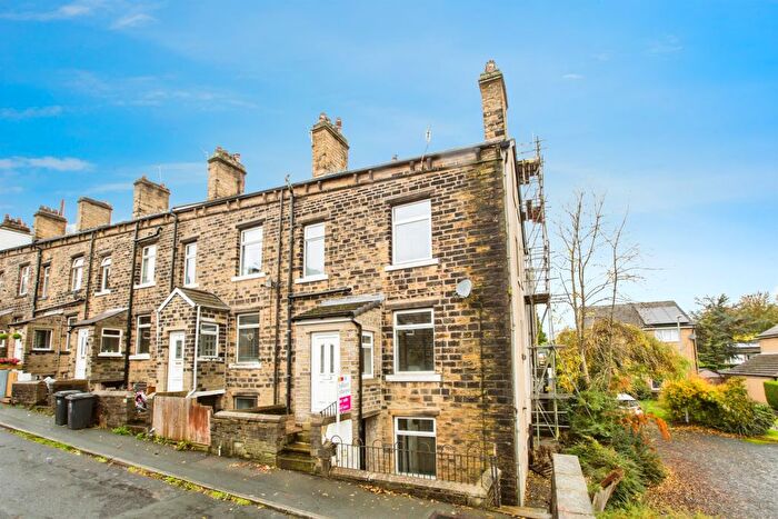 2 Bedroom End Of Terrace House For Sale In Montague Street, Sowerby Bridge, HX6