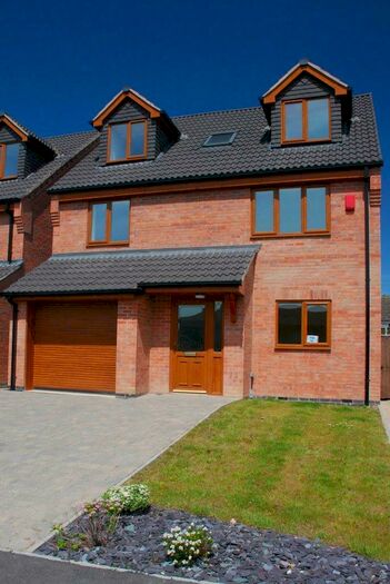 4 Bedroom Detached House To Rent In Maple Close, Broadmeadows, Alfreton, DE55