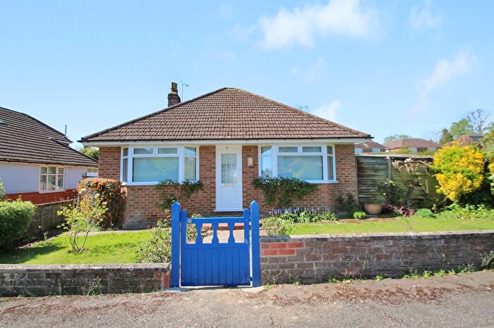 2 Bedroom Detached Bungalow For Sale In Craythorne, Tenterden, TN30