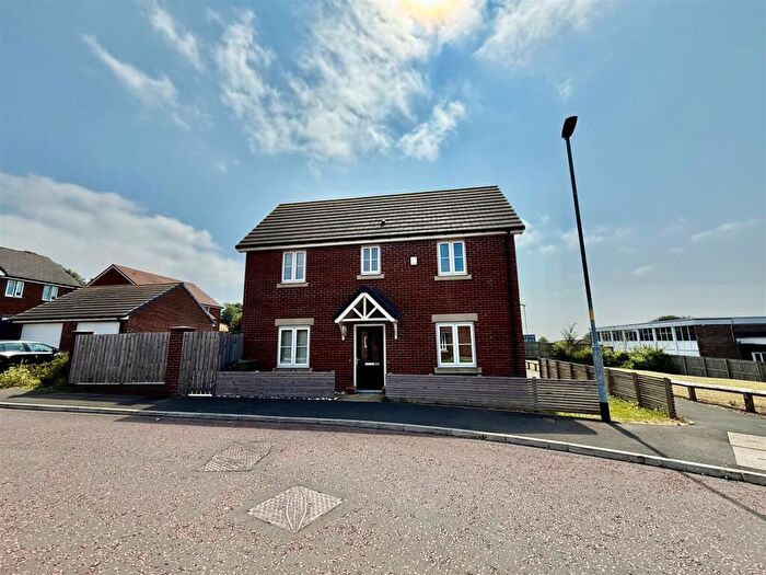 3 Bedroom Detached House To Rent In Glenridding Close, Gateshead, NE9