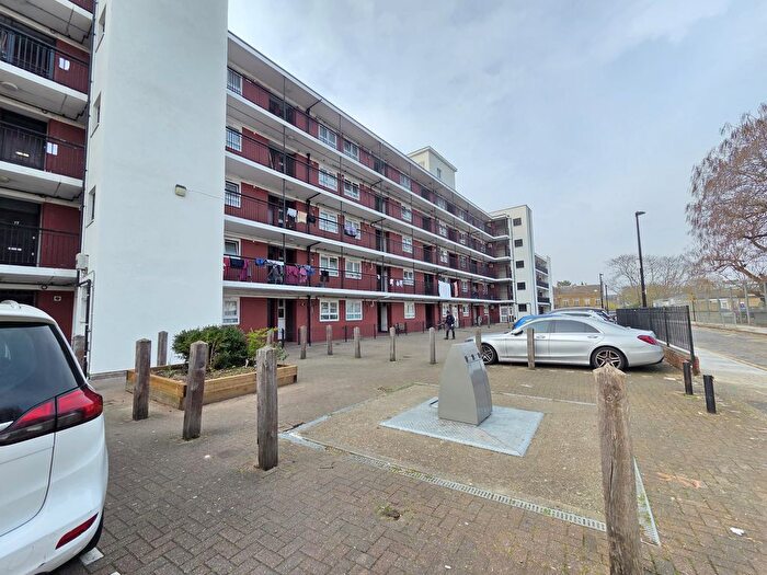 2 Bedroom Flat For Sale In Hunton Street, London, E1