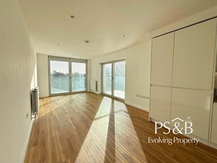 2 Bedroom Flat To Rent In Central Park, Preston Road, Brighton, BN1