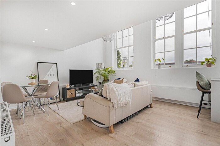 2 Bedroom Apartment To Rent In Bloomfield Road, London, SE18