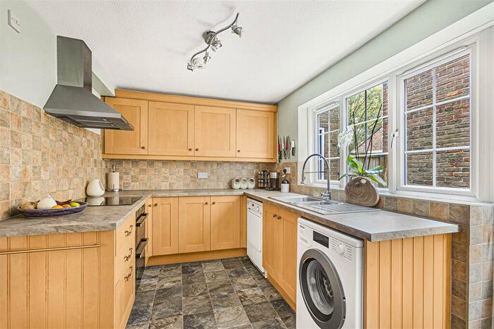 4 Bedroom Detached House For Sale In Godfries Close, Tewin, AL6