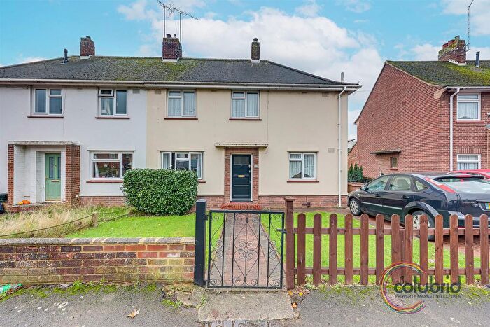 3 Bedroom Semi Detached House For Sale In Byron Road, Chelmsford, CM2