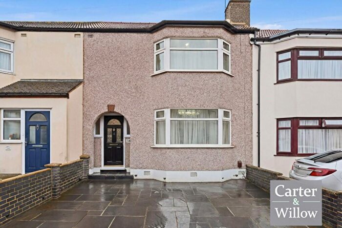 4 Bedroom Terraced House For Sale In Sandown Avenue, Dagenham, RM10