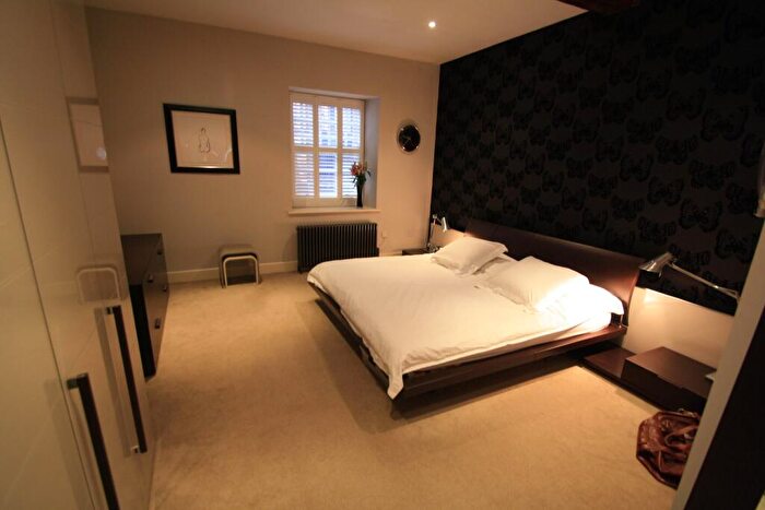 2 Bedroom Flat To Rent In Dock Street, Leeds, West Yorkshire, LS10