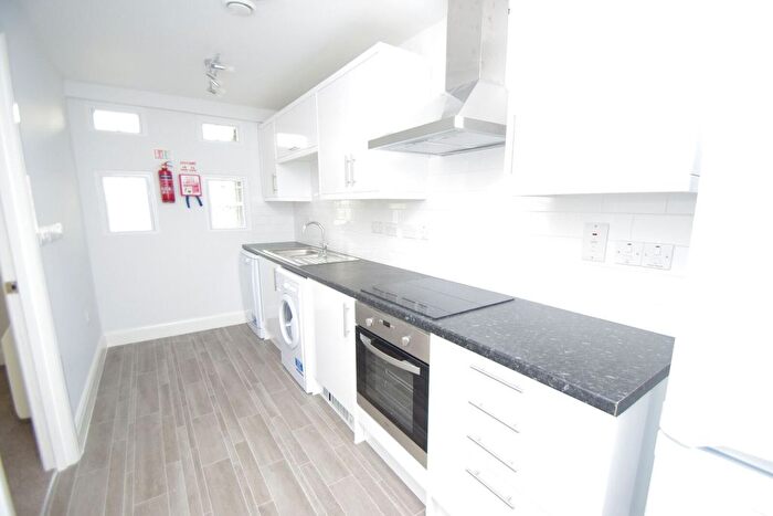 1 Bedroom Flat To Rent In , Watford, WD17