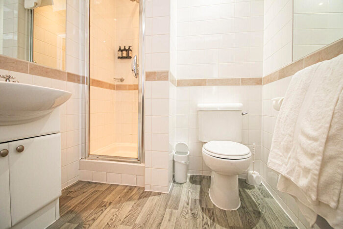 2 Bedroom Apartment To Rent In Cathedral Road, Pontcanna, Cardiff, CF11