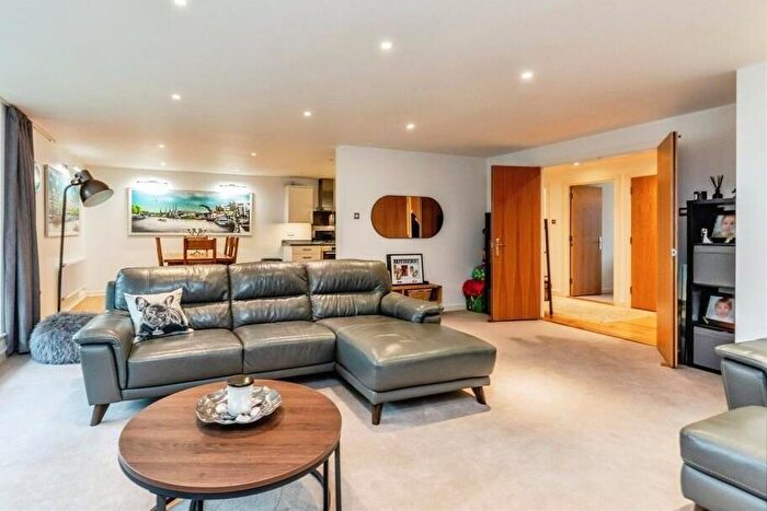 2 Bedroom Flat For Sale In Wilson Court, Stirling Drive, Luton, LU2