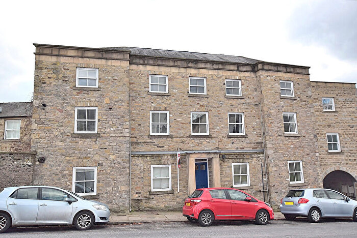 2 Bedroom Flat To Rent In Frances Lee House, Pottergate, Richmond, DL10