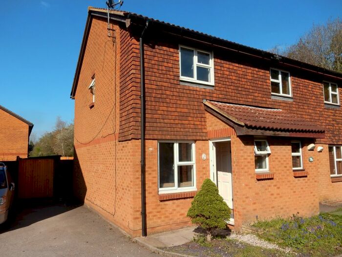 2 Bedroom Semi-Detached House To Rent In Abbotswood Way, Hayes, UB3