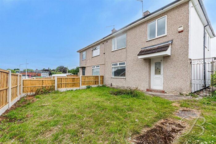 3 Bedroom Semi-Detached House For Sale In Armstrong Road, Mansfield, NG19