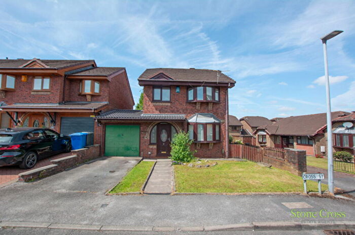 3 Bedroom Link Detached House For Sale In Cross Street, Tyldesley, M29