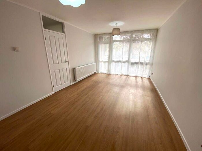 1 Bedroom Flat To Rent In York Road, Sutton, SM2