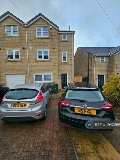 5 Bedroom End Of Terrace House To Rent In The Oval, Bingley, BD16