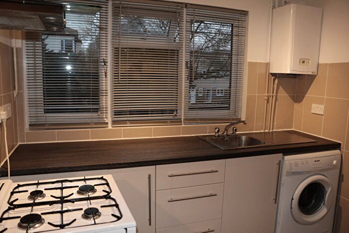 3 Bedroom Flat To Rent In Manor Vale, Boston Manor Road, Brentford, TW8