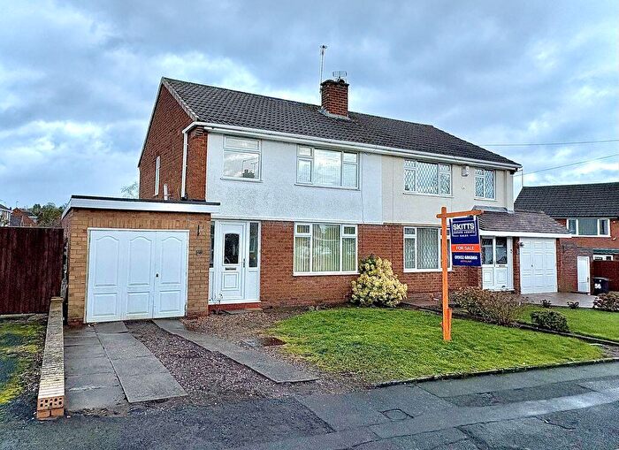 3 Bedroom Semi Detached House For Sale In Dingle View, Sedgley, DY3