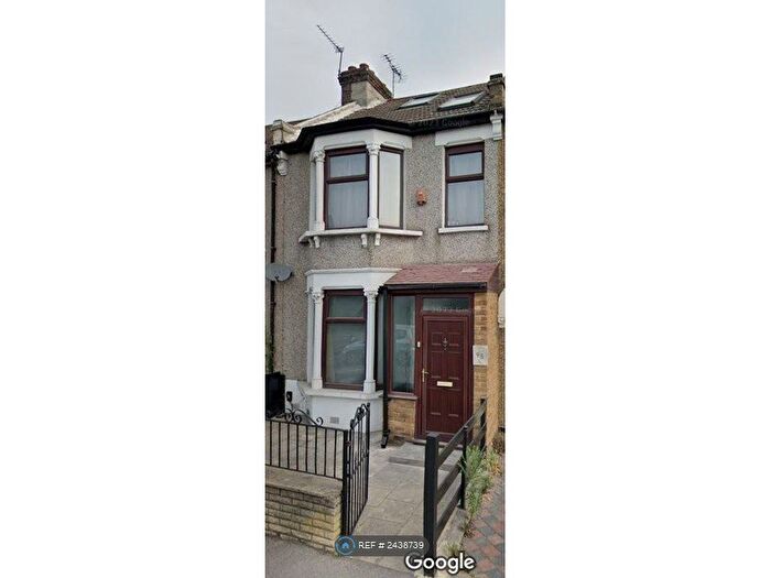 4 Bedroom Terraced House To Rent In Grove Road, London, E18