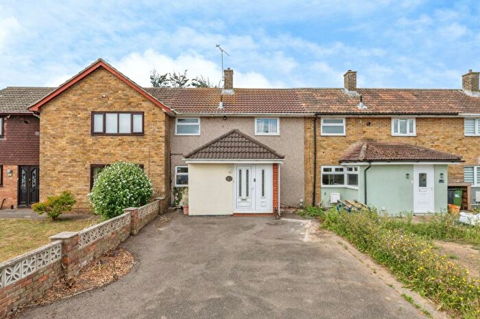 2 Bedroom Terraced House For Sale In Chesterford Gardens, Basildon, SS14
