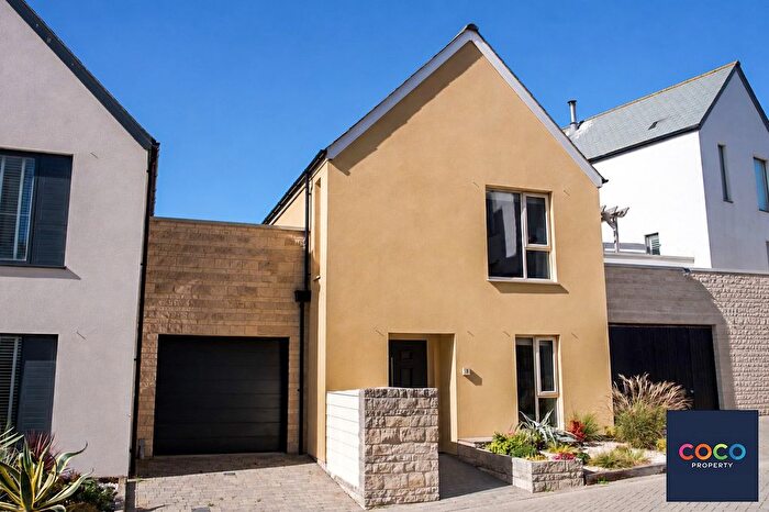 4 Bedroom Link Detached House For Sale In Sidon Mews, Portland, Dorset, DT5
