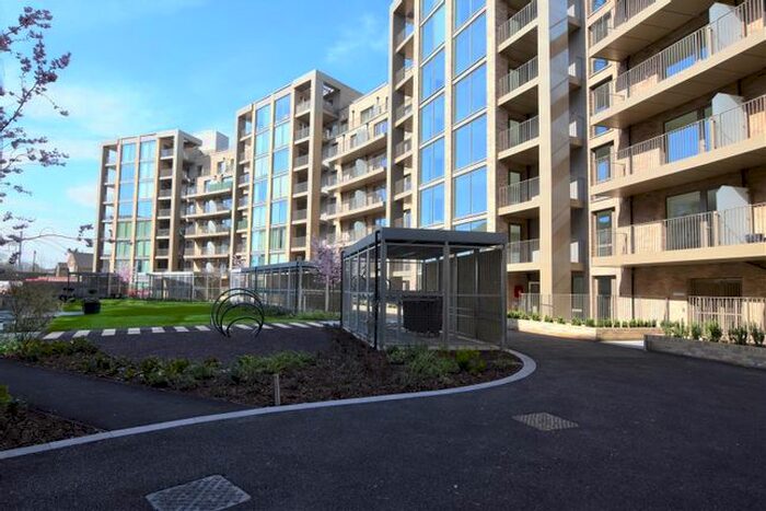 1 Bedroom Flat To Rent In Garnet Place, West Drayton, UB7