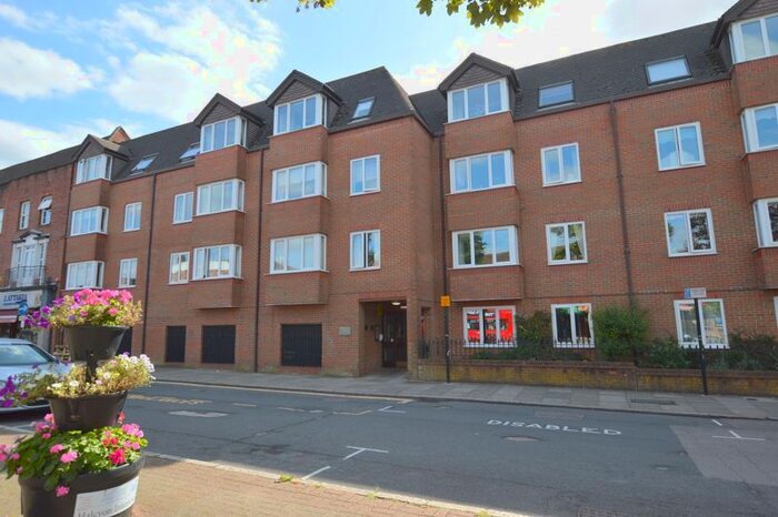 1 Bedroom Flat For Sale In Uxbridge Road, Hatch End, HA5