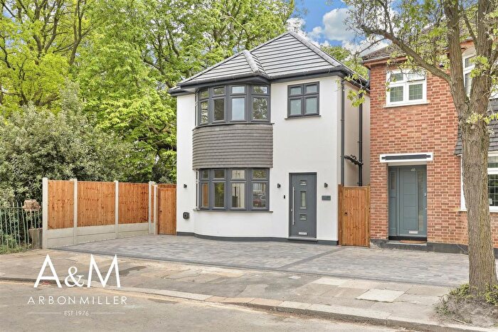 3 Bedroom Detached House For Sale In Penrith Road, Hainault, IG6