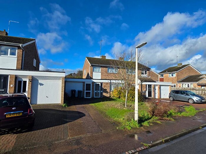 3 Bedroom Semi-Detached House For Sale In Russell Drive, Ampthill, Bedfordshire, MK45