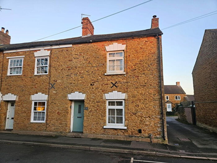 2 Bedroom Cottage To Rent In Church Street, Bodicote, Banbury, OX15